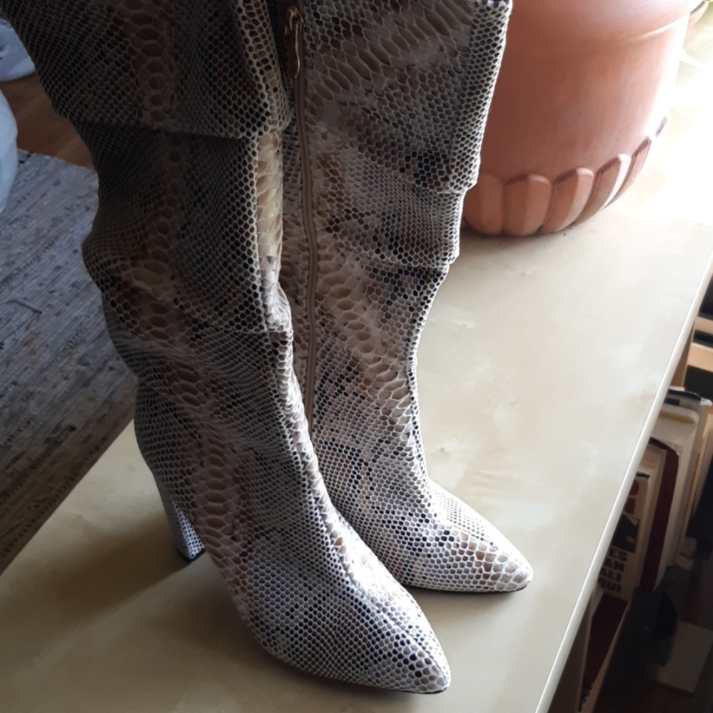 Foxy Snake boots (faux)